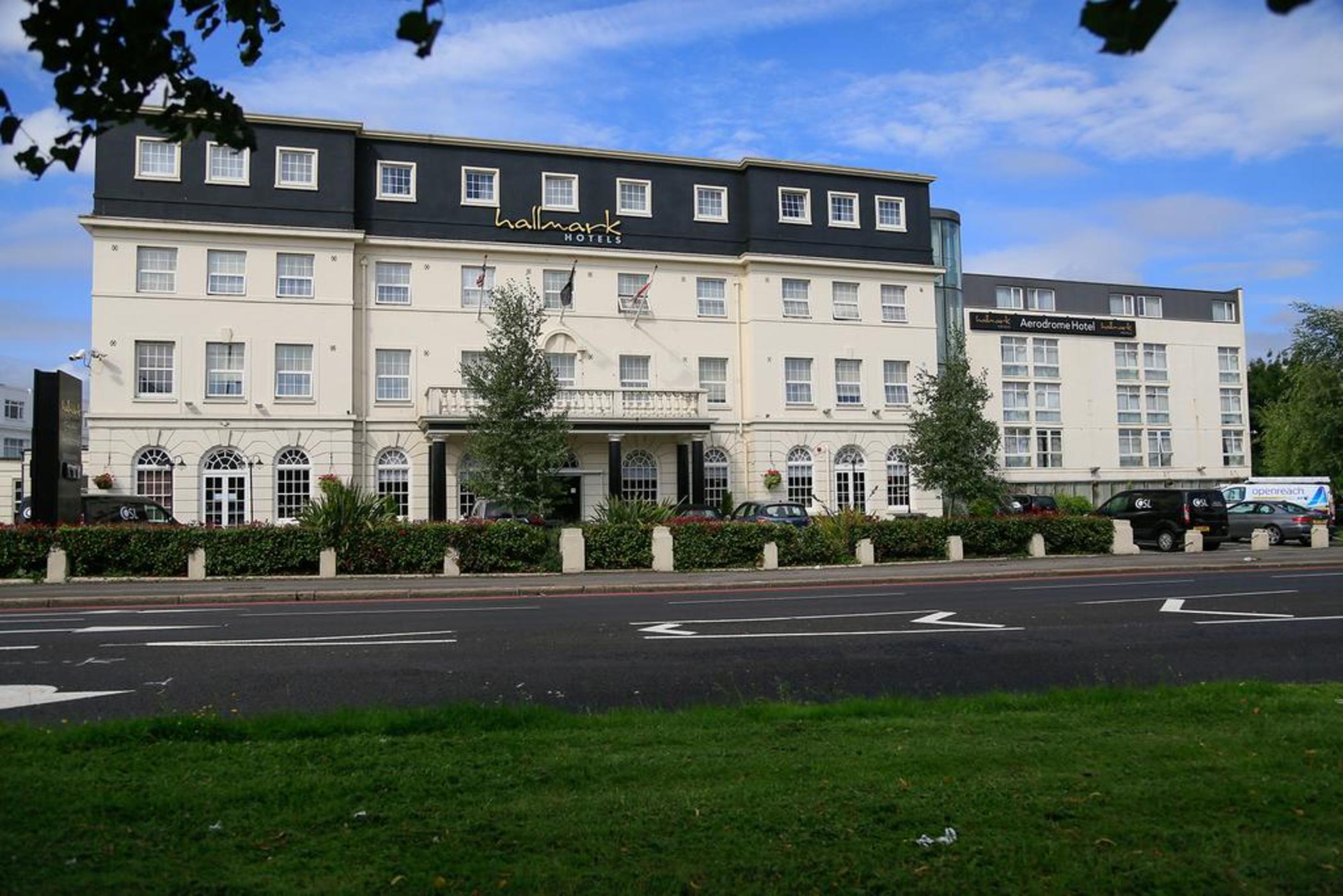 London Croydon Aerodrome Hotel, BW Signature Collection Exterior foto
