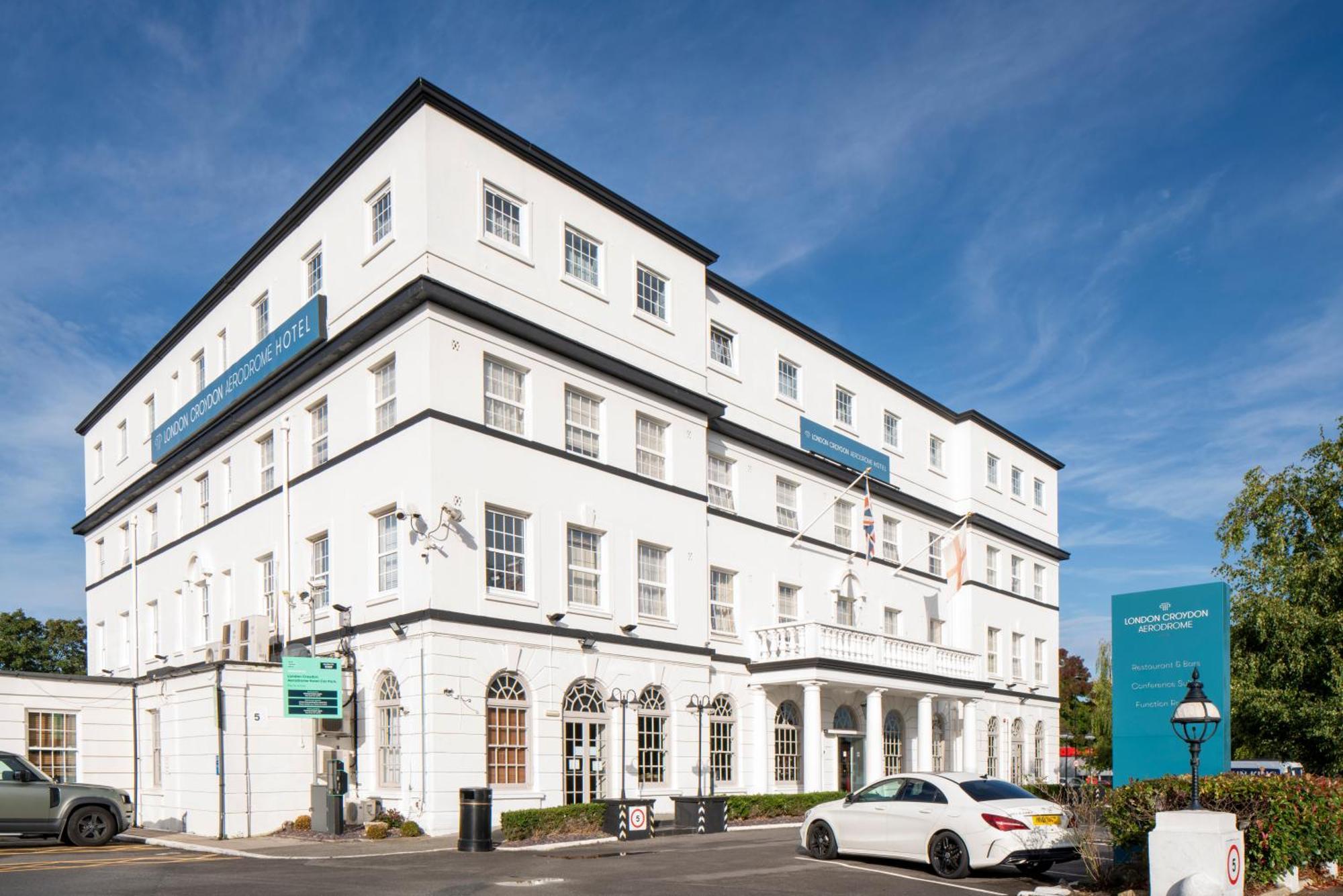 London Croydon Aerodrome Hotel, BW Signature Collection Exterior foto